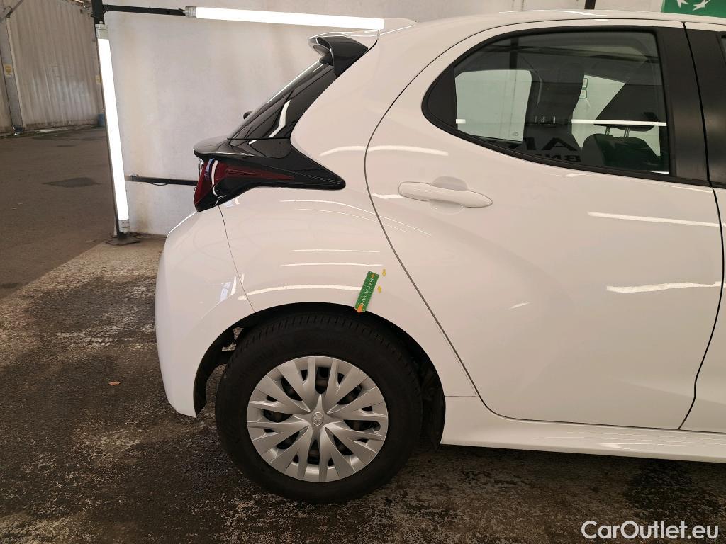  Toyota  Yaris TOYOTA  Hybride / 2019 / 5P / Berline Hybride 116h France Business Stage Acad #26