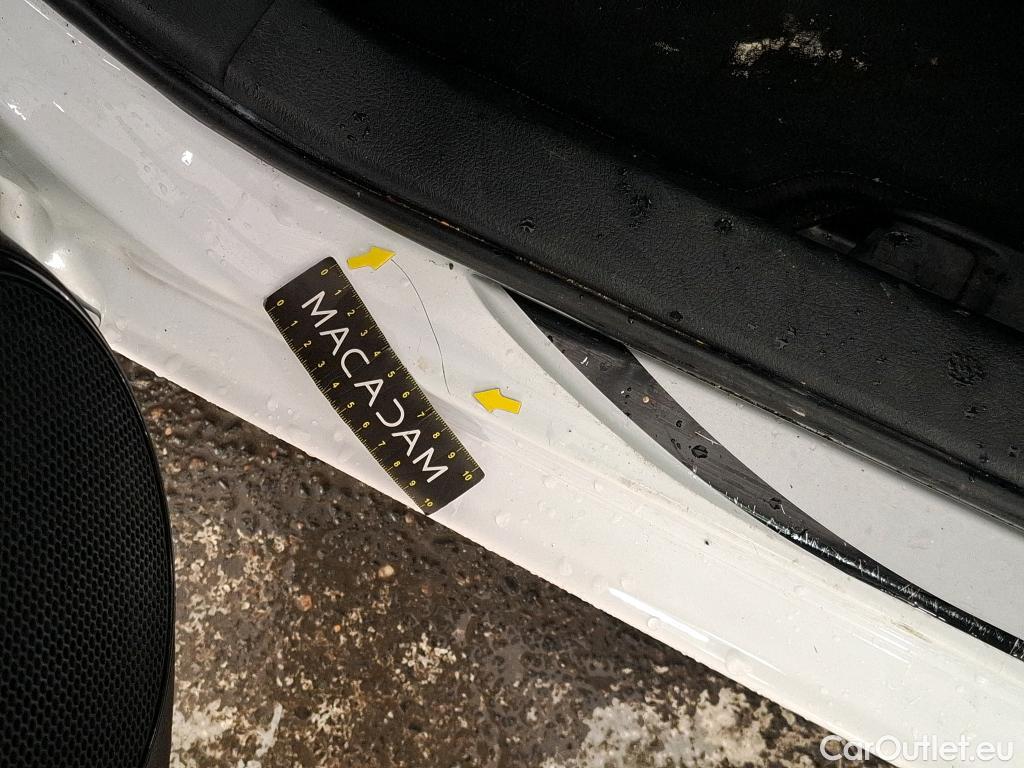  Toyota  Yaris TOYOTA  Hybride / 2017 / 5P / Berline 1.5 VVT-I HYBRID France Business #4