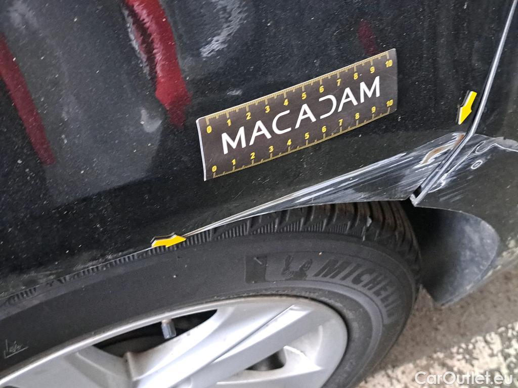  Toyota  Corolla  / 2018 / 5P / Berline Hybride 122h Dynamic Business Stage Acad
 #11