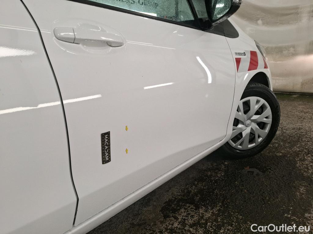  Toyota  Yaris TOYOTA  Hybride / 2017 / 5P / Berline 1.5 VVT-I HYBRID France Business #1