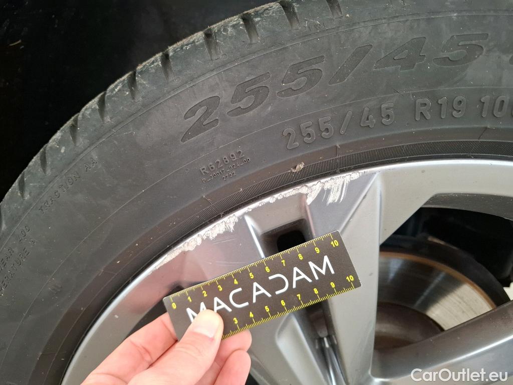  Volkswagen  Tiguan VOLKSWAGEN  / 2020 / 5P / SUV 1.5 TSI 150 DSG7 R-Line #3