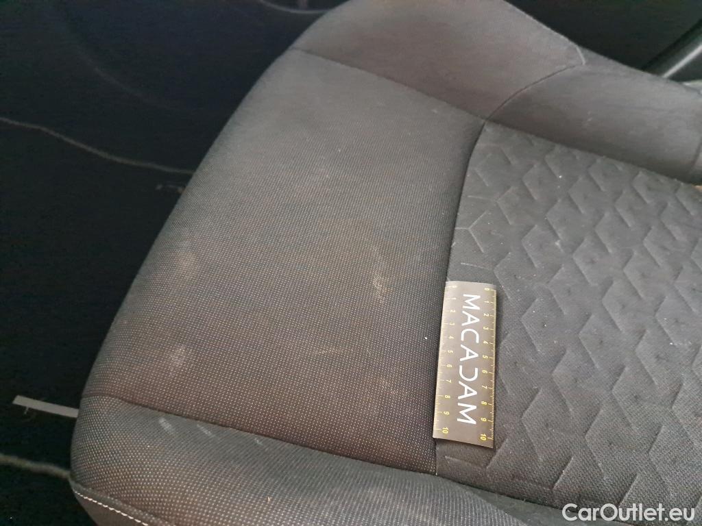  Toyota  Corolla  / 2018 / 5P / Berline Hybride 122h Dynamic Business Stage Acad
 #32