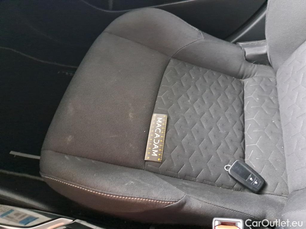  Toyota  Corolla  / 2018 / 5P / Berline Hybride 122h Dynamic Business Stage Acad
 #31