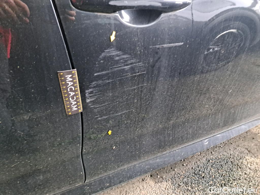  Toyota  Corolla  / 2018 / 5P / Berline Hybride 122h Dynamic Business Stage Acad
 #13