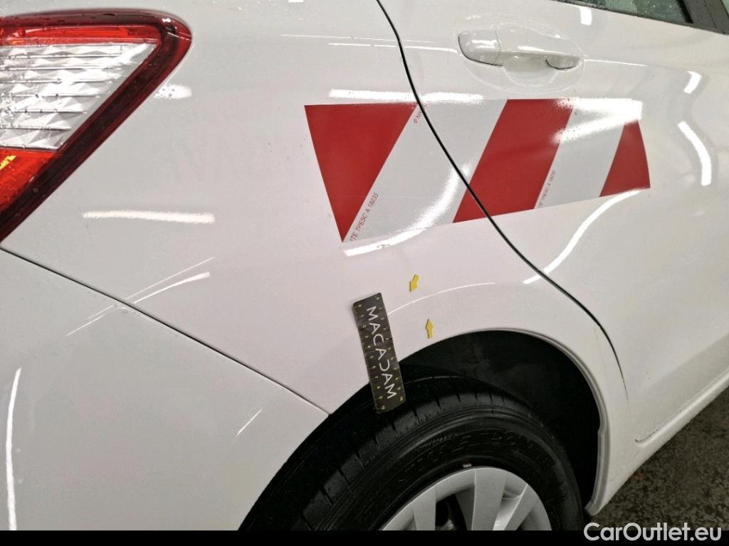  Toyota  Yaris TOYOTA  Hybride / 2017 / 5P / Berline 1.5 VVT-I HYBRID France Business #11