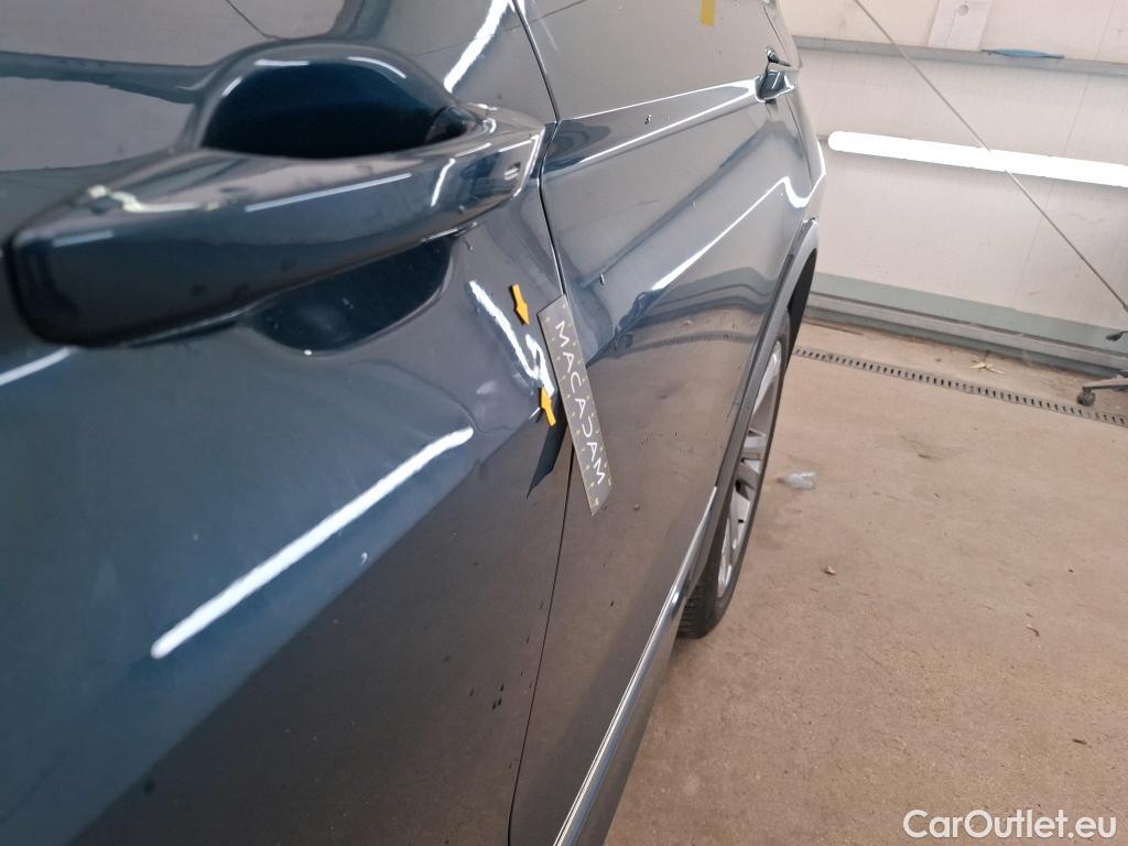  Volkswagen  Tiguan VOLKSWAGEN  / 2020 / 5P / SUV 1.5 TSI 150 DSG7 R-Line #18