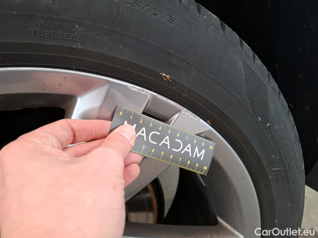  Volkswagen  Tiguan VOLKSWAGEN  / 2020 / 5P / SUV 1.5 TSI 150 DSG7 R-Line #4