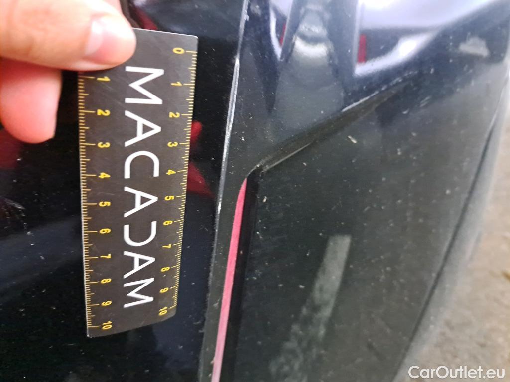  Toyota  Corolla  / 2018 / 5P / Berline Hybride 122h Dynamic Business Stage Acad
 #19