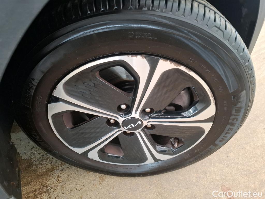  KIA  XCeed KIA  2019  5P  Crossover 16 GDI ISG ISG PHEV ACTIVE BUS DCT6 #10