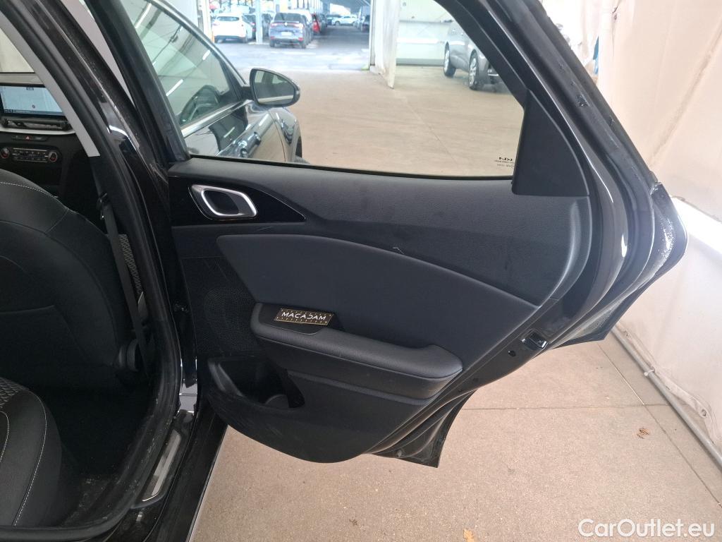  KIA  XCeed KIA  2019  5P  Crossover 16 GDI ISG ISG PHEV ACTIVE BUS DCT6 #15