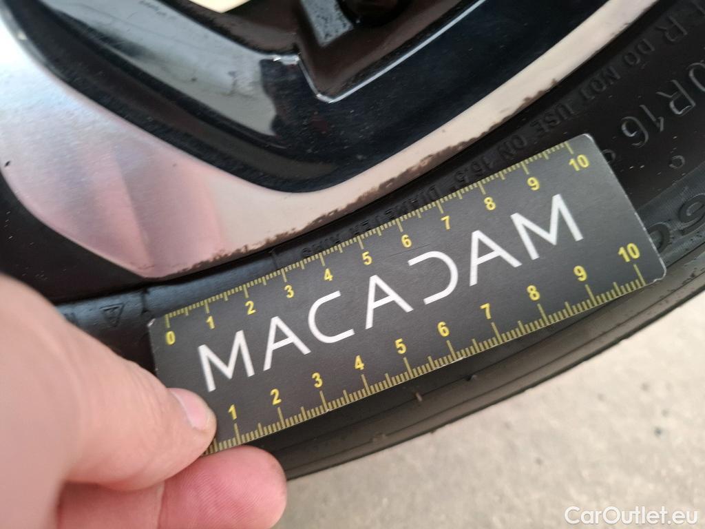  KIA  XCeed KIA  2019  5P  Crossover 16 GDI ISG ISG PHEV ACTIVE BUS DCT6 #14