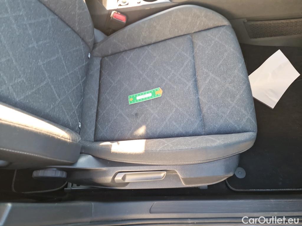  Volkswagen  Golf  VOLKSWAGEN / 2020 / 5P / Berline 1.5 TSI ACT OPF 130 BVM6 Life 1st #22