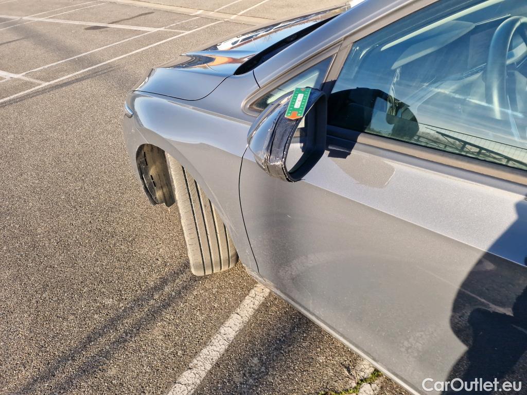  Volkswagen  Golf  VOLKSWAGEN / 2020 / 5P / Berline 1.5 TSI ACT OPF 130 BVM6 Life 1st #15