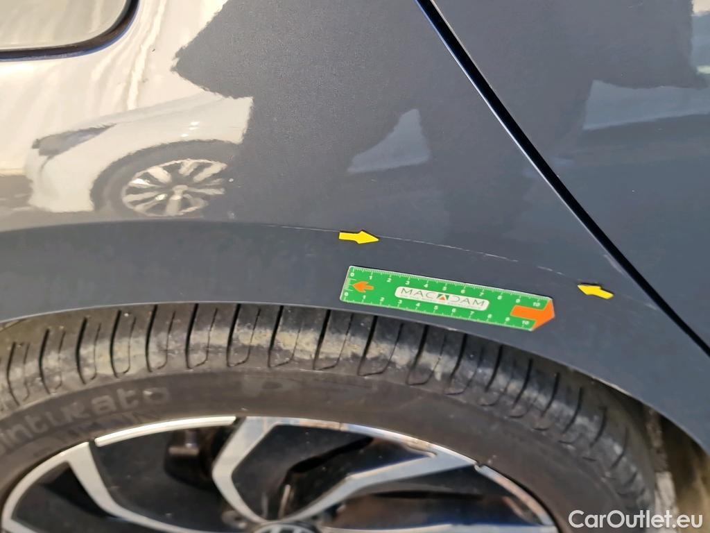  Volkswagen  Golf  VOLKSWAGEN / 2020 / 5P / Berline 1.5 TSI ACT OPF 130 BVM6 Life 1st #32