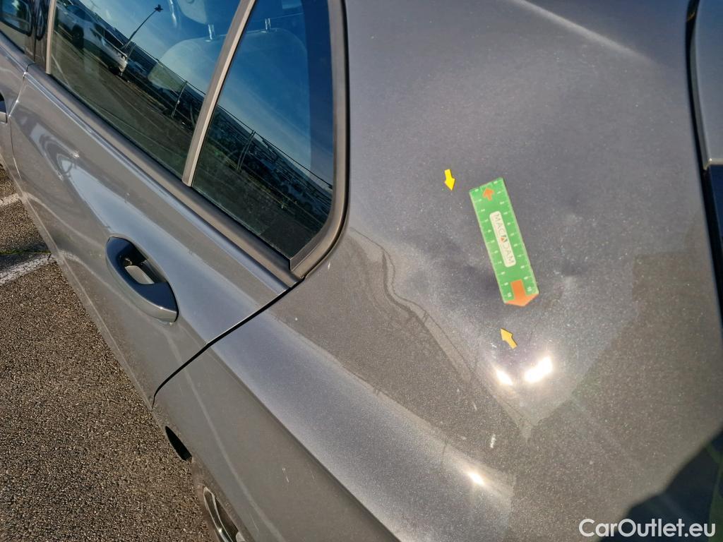  Volkswagen  Golf  VOLKSWAGEN / 2020 / 5P / Berline 1.5 TSI ACT OPF 130 BVM6 Life 1st #9