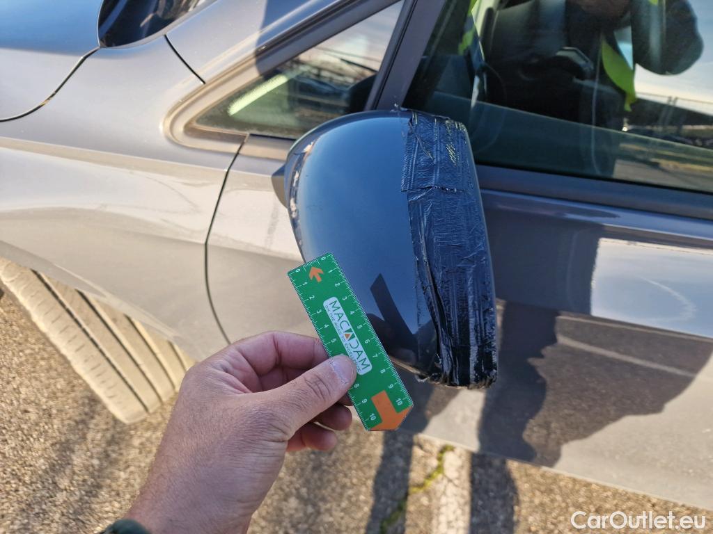  Volkswagen  Golf  VOLKSWAGEN / 2020 / 5P / Berline 1.5 TSI ACT OPF 130 BVM6 Life 1st #16