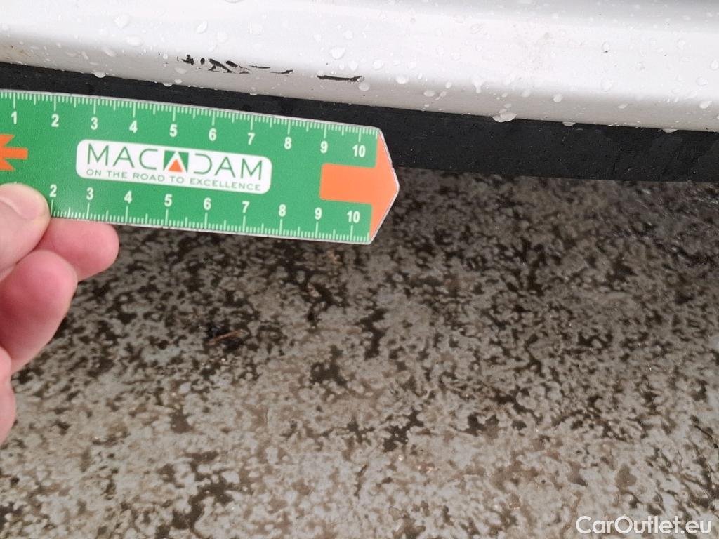  Toyota  Yaris TOYOTA  Hybride / 2017 / 5P / Berline 1.5 VVT-I HYBRID France Business #9