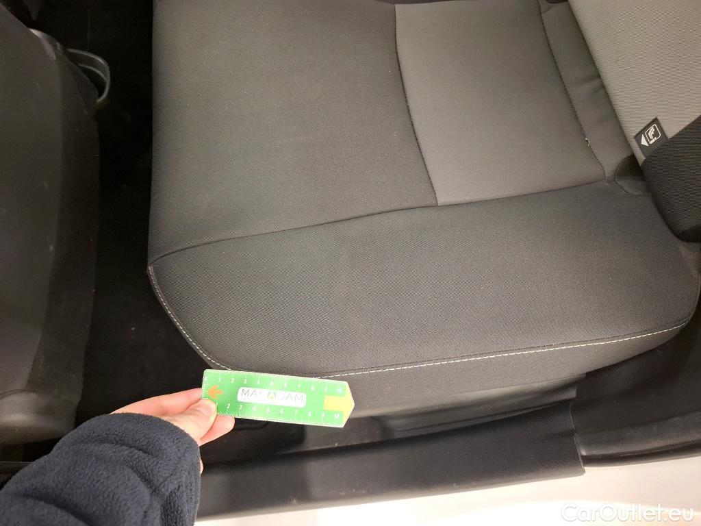  Toyota  Yaris TOYOTA  Hybride / 2017 / 5P / Berline 1.5 VVT-I HYBRID France Business #6