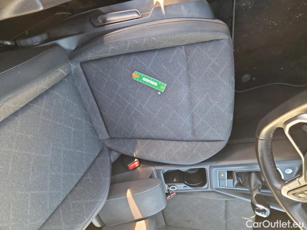  Volkswagen  Golf  VOLKSWAGEN / 2020 / 5P / Berline 1.5 TSI ACT OPF 130 BVM6 Life 1st #3