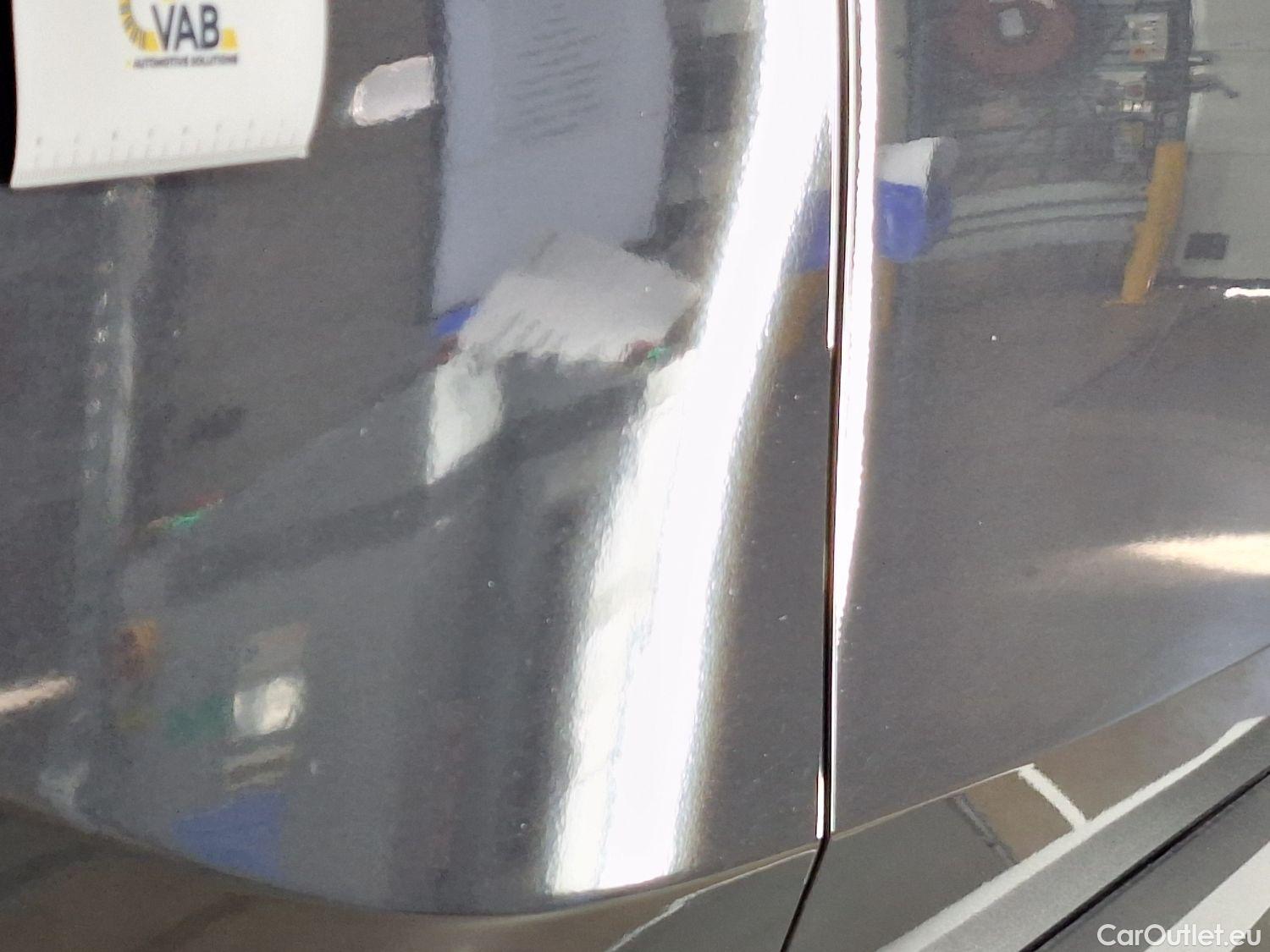  Toyota  C-HR Toyota,  '16, Toyota  1.8 VVT i-Hybrid C-Lub Aut. 5d #24