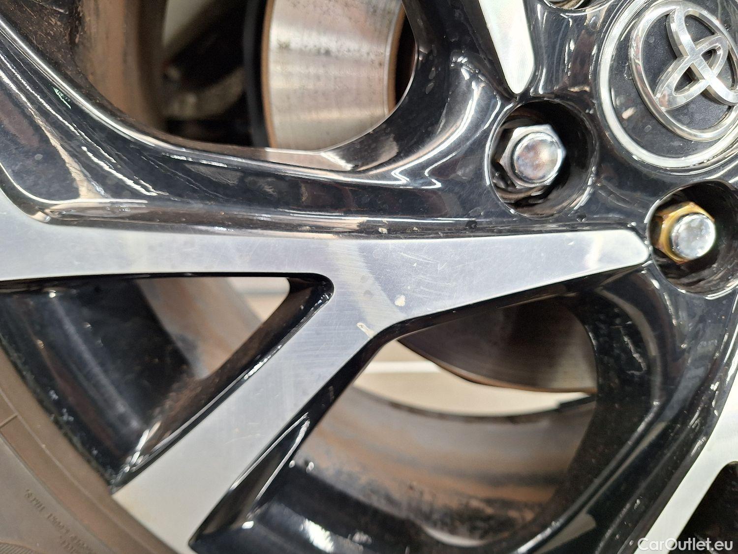  Toyota  C-HR Toyota,  '16, Toyota  1.8 VVT i-Hybrid C-Lub Aut. 5d #4