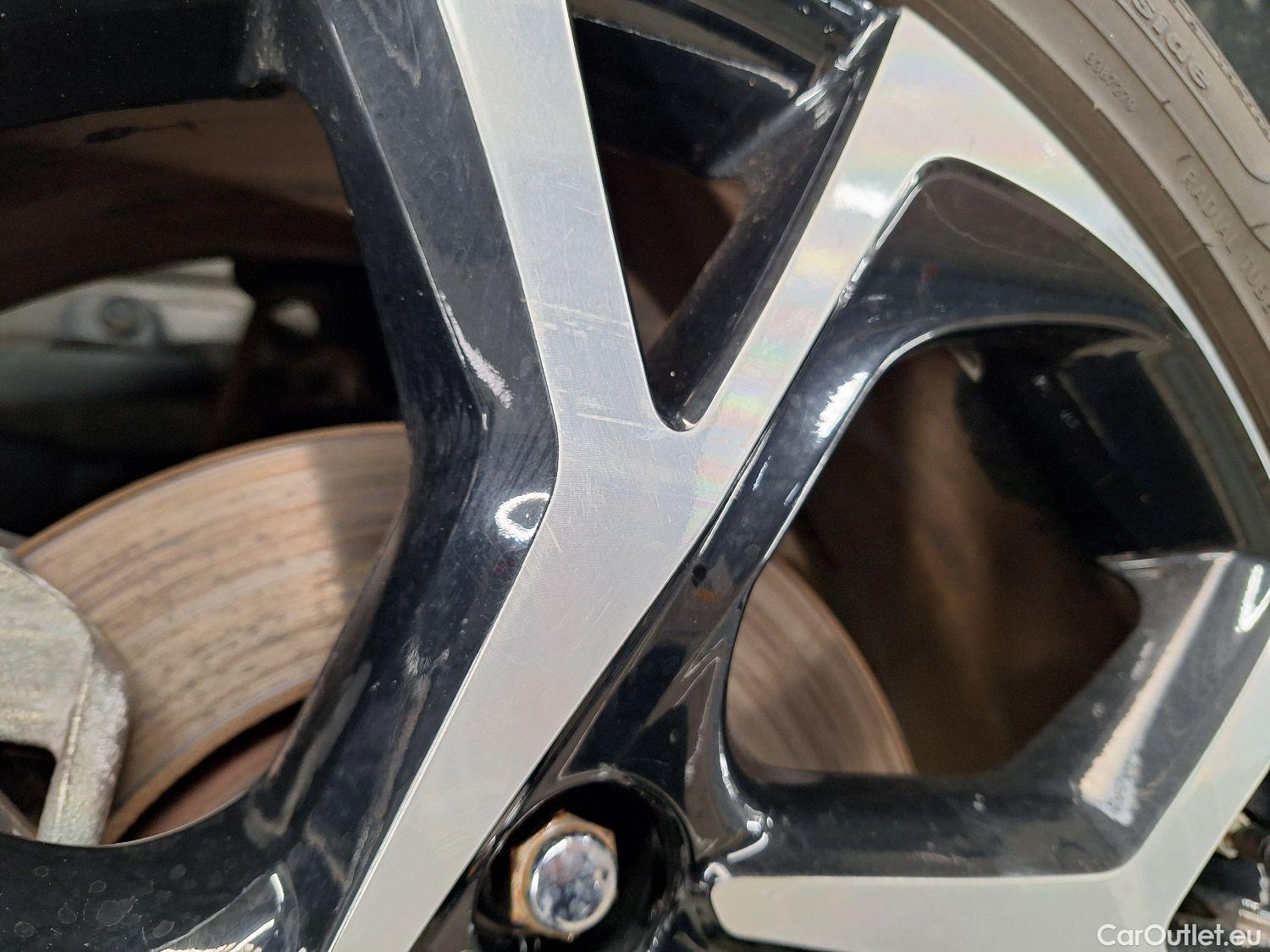  Toyota  C-HR Toyota,  '16, Toyota  1.8 VVT i-Hybrid C-Lub Aut. 5d #17