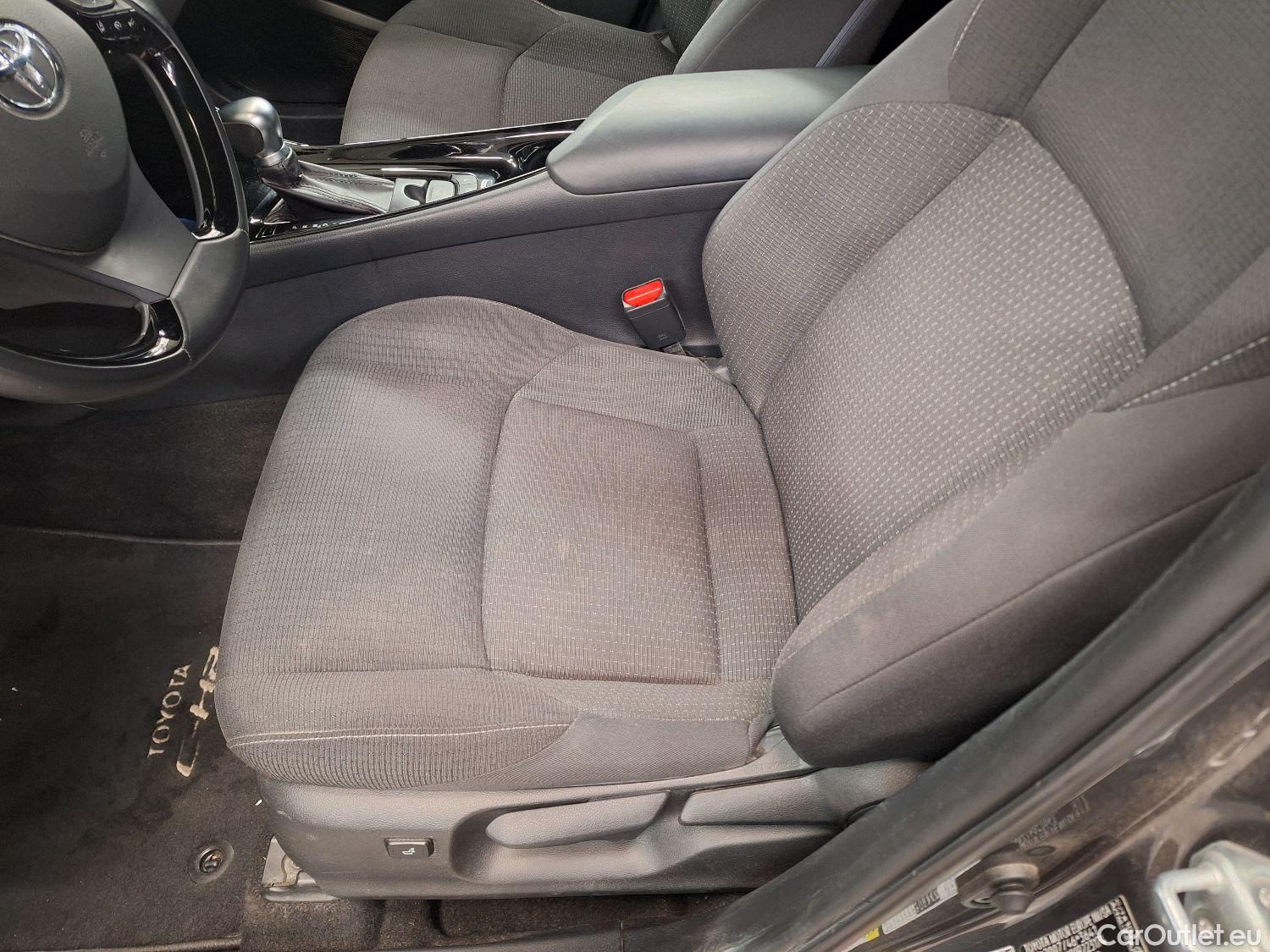  Toyota  C-HR Toyota,  '16, Toyota  1.8 VVT i-Hybrid C-Lub Aut. 5d #35