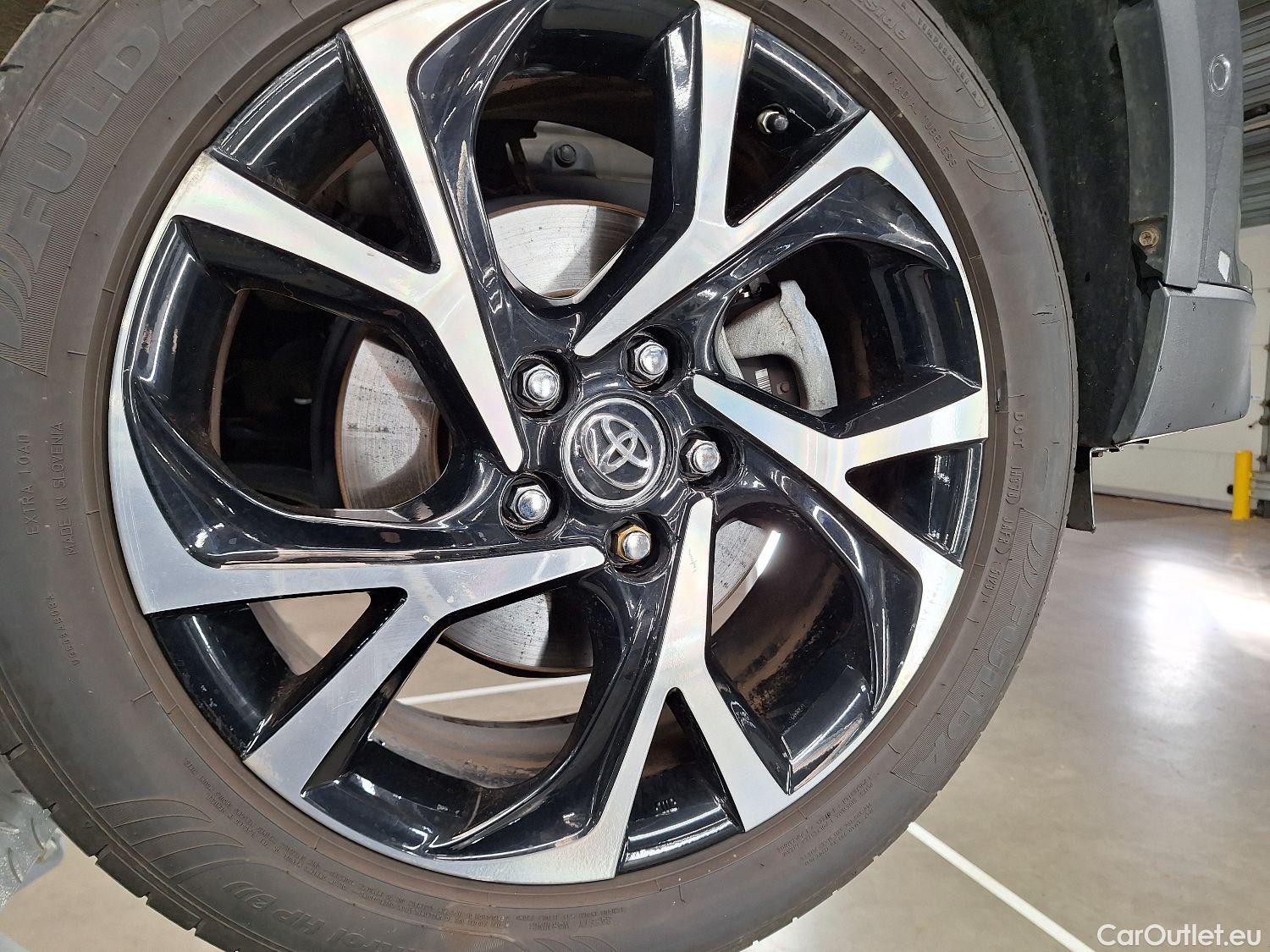  Toyota  C-HR Toyota,  '16, Toyota  1.8 VVT i-Hybrid C-Lub Aut. 5d #1