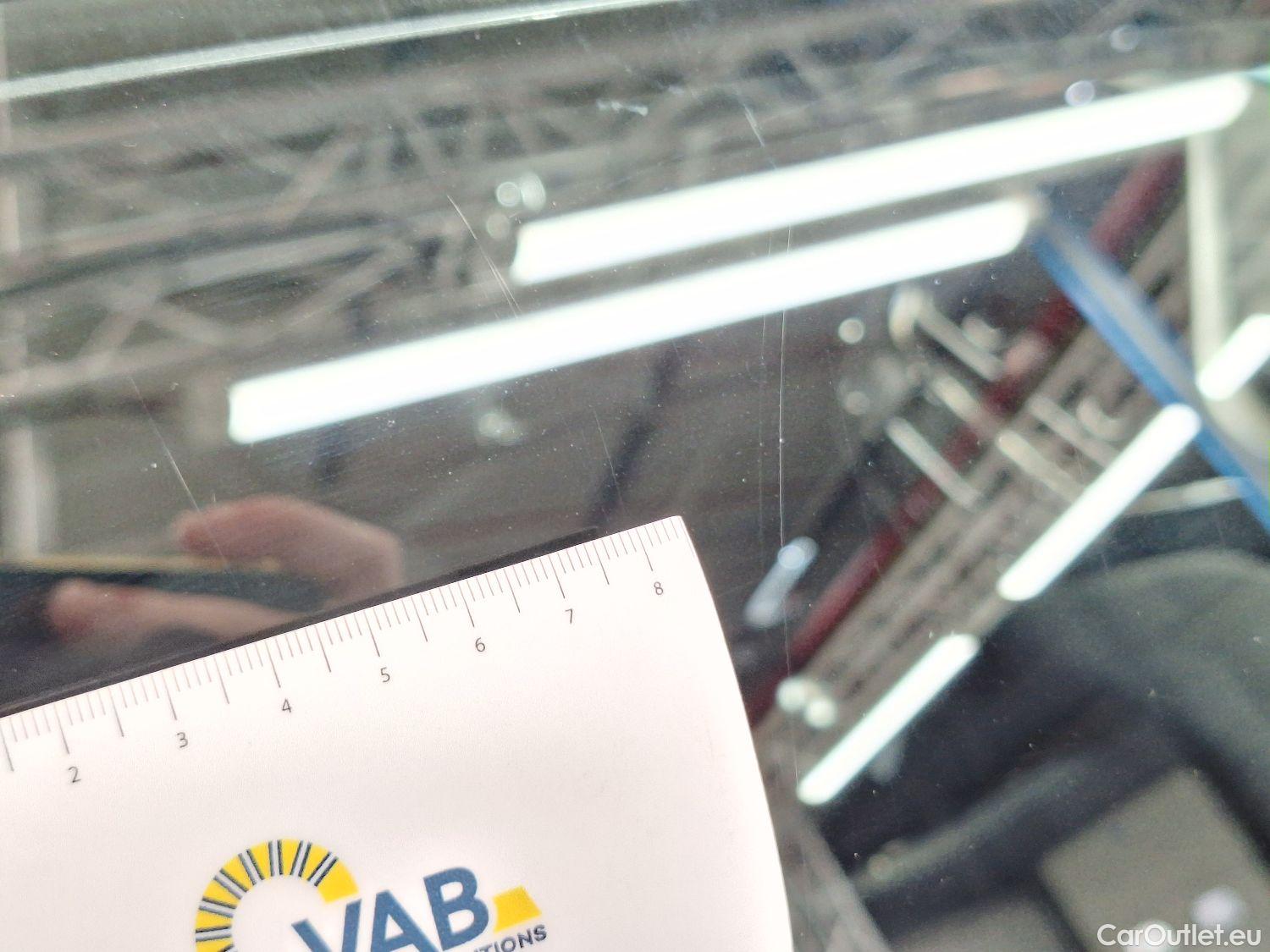  Toyota  C-HR Toyota,  '16, Toyota  1.8 VVT i-Hybrid C-Lub Aut. 5d #31