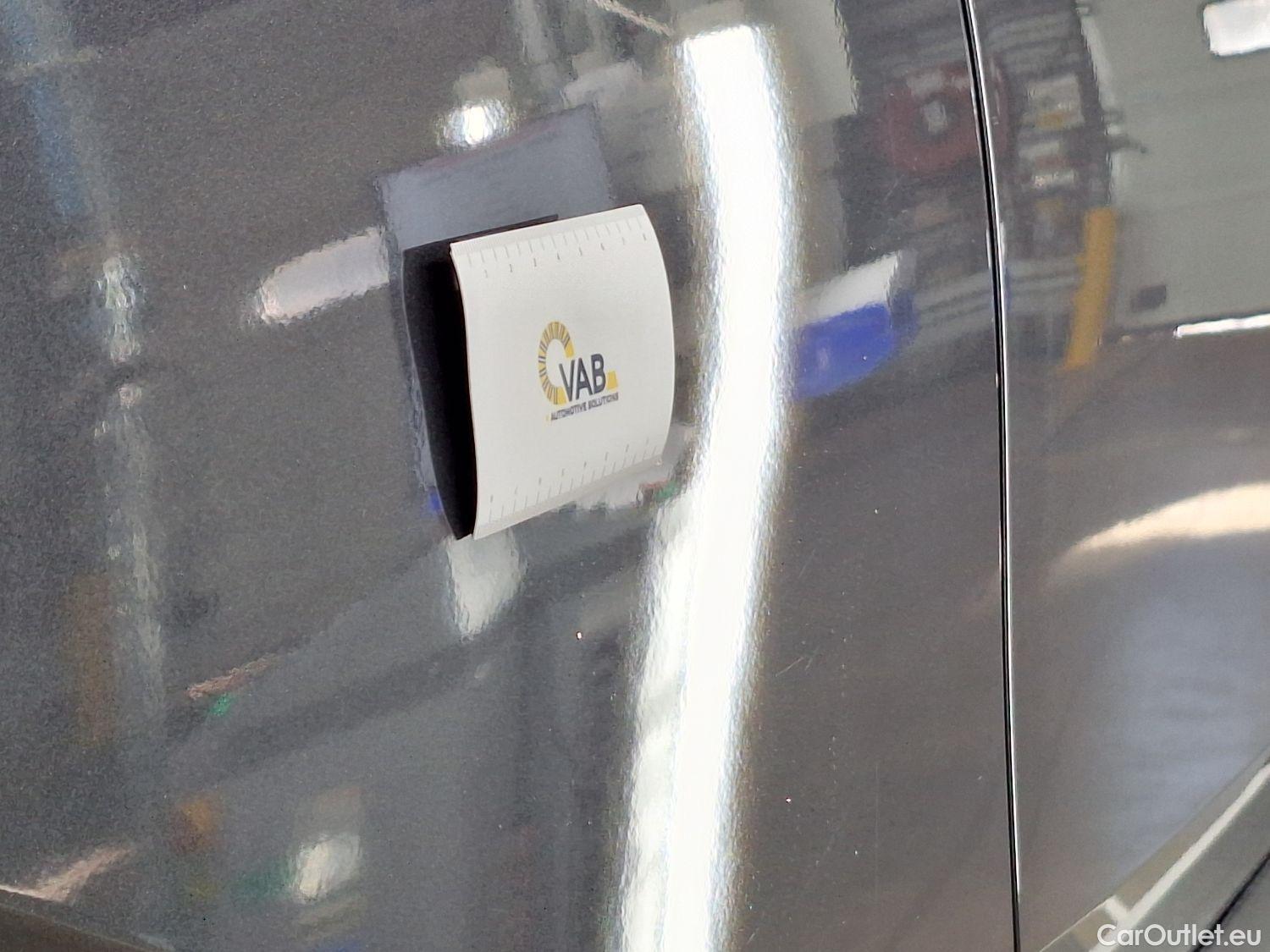  Toyota  C-HR Toyota,  '16, Toyota  1.8 VVT i-Hybrid C-Lub Aut. 5d #23