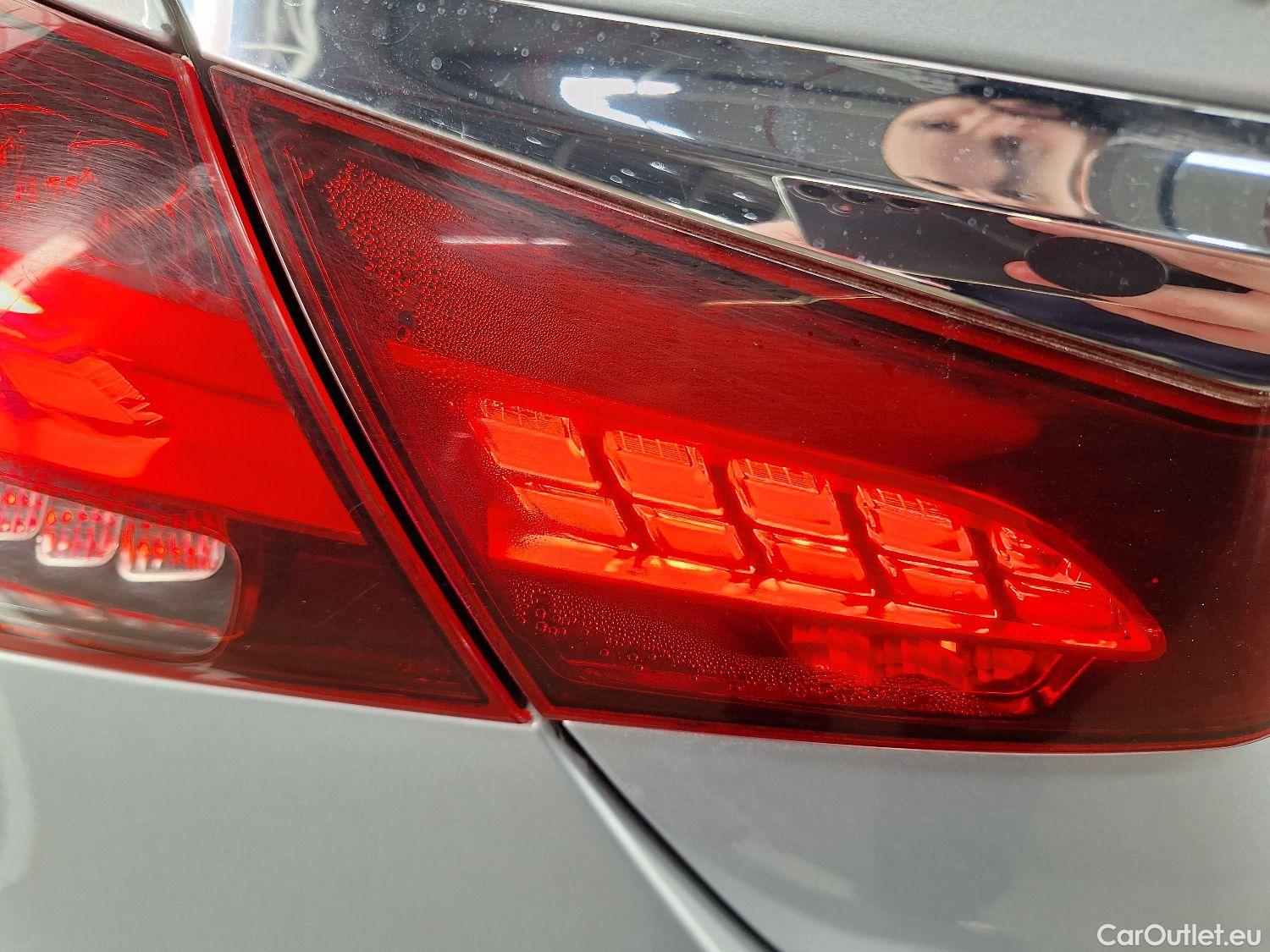  Mercedes  E-Klasse Mercedes, E-Class FL'20 PHEV, Mercedes-Benz  Berline E 300 de 4d #34