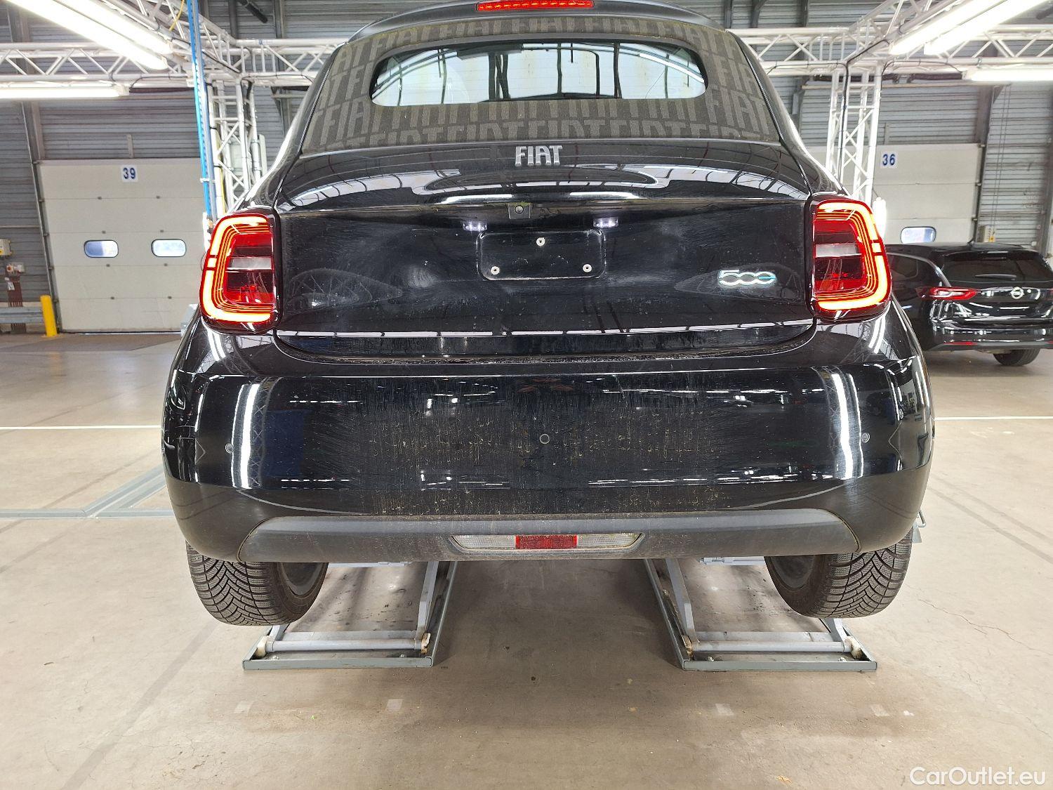  Fiat  500 Fiat, C '15 BEV, Fiat C e 42 kWh La Prima 2d #33