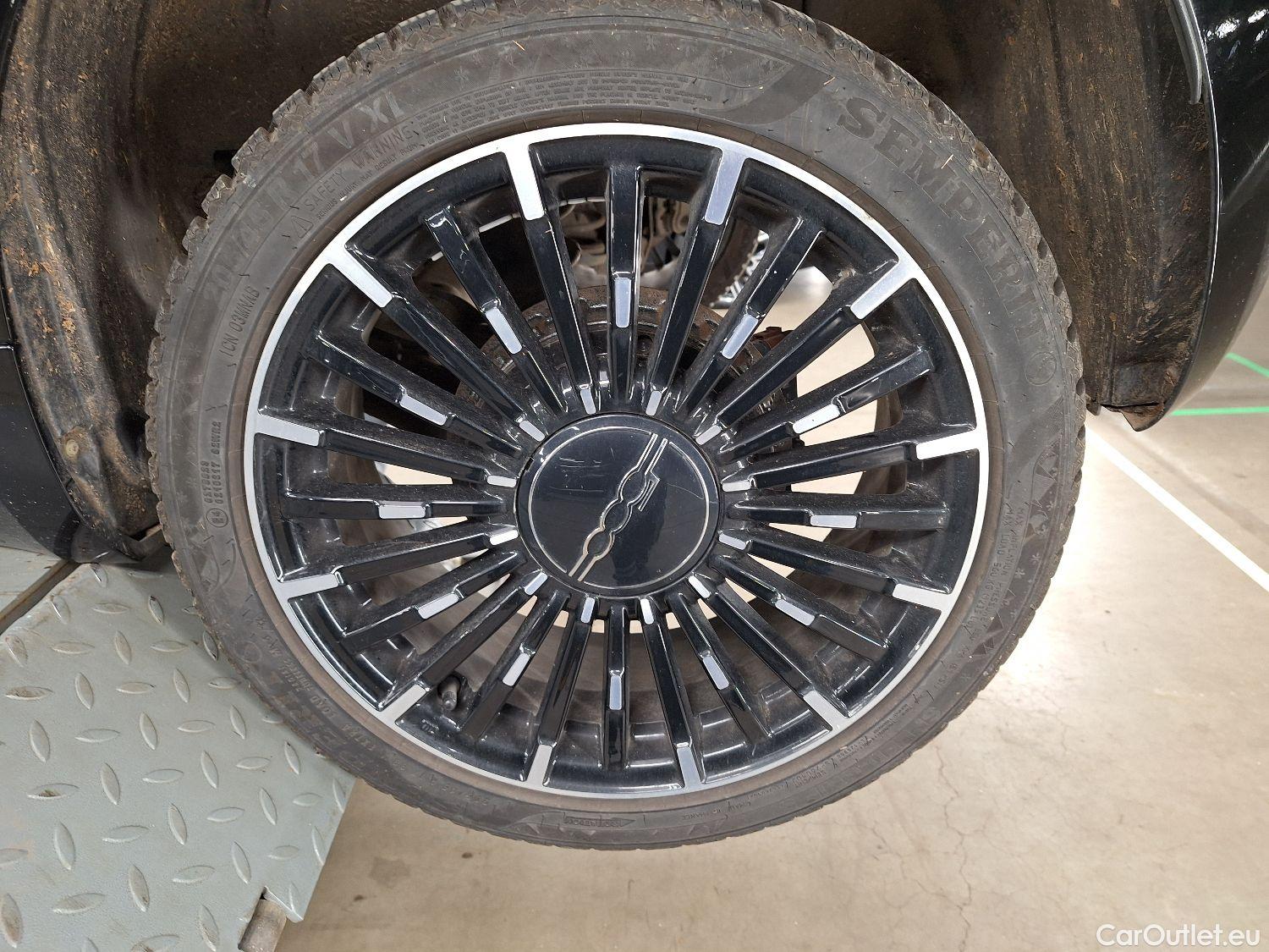  Fiat  500 Fiat, C '15 BEV, Fiat C e 42 kWh La Prima 2d #27