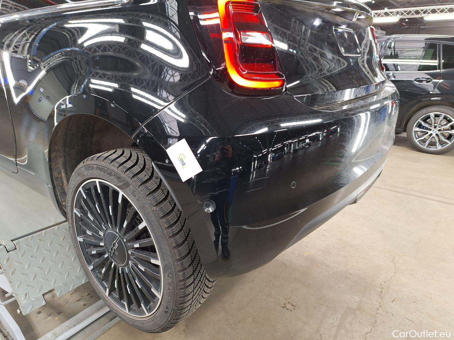  Fiat  500 Fiat, C '15 BEV, Fiat C e 42 kWh La Prima 2d #35