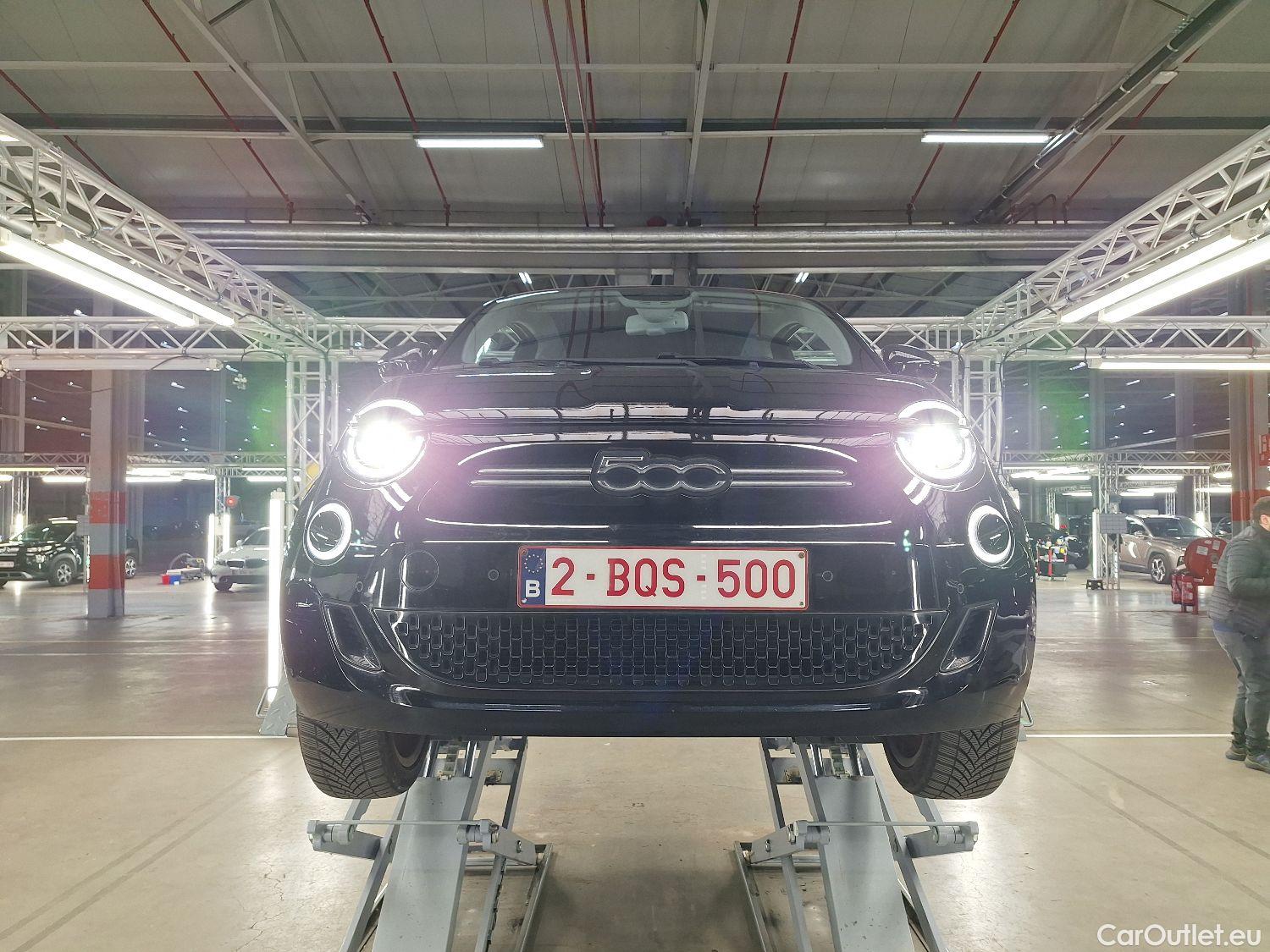  Fiat  500 Fiat, C '15 BEV, Fiat C e 42 kWh La Prima 2d #7