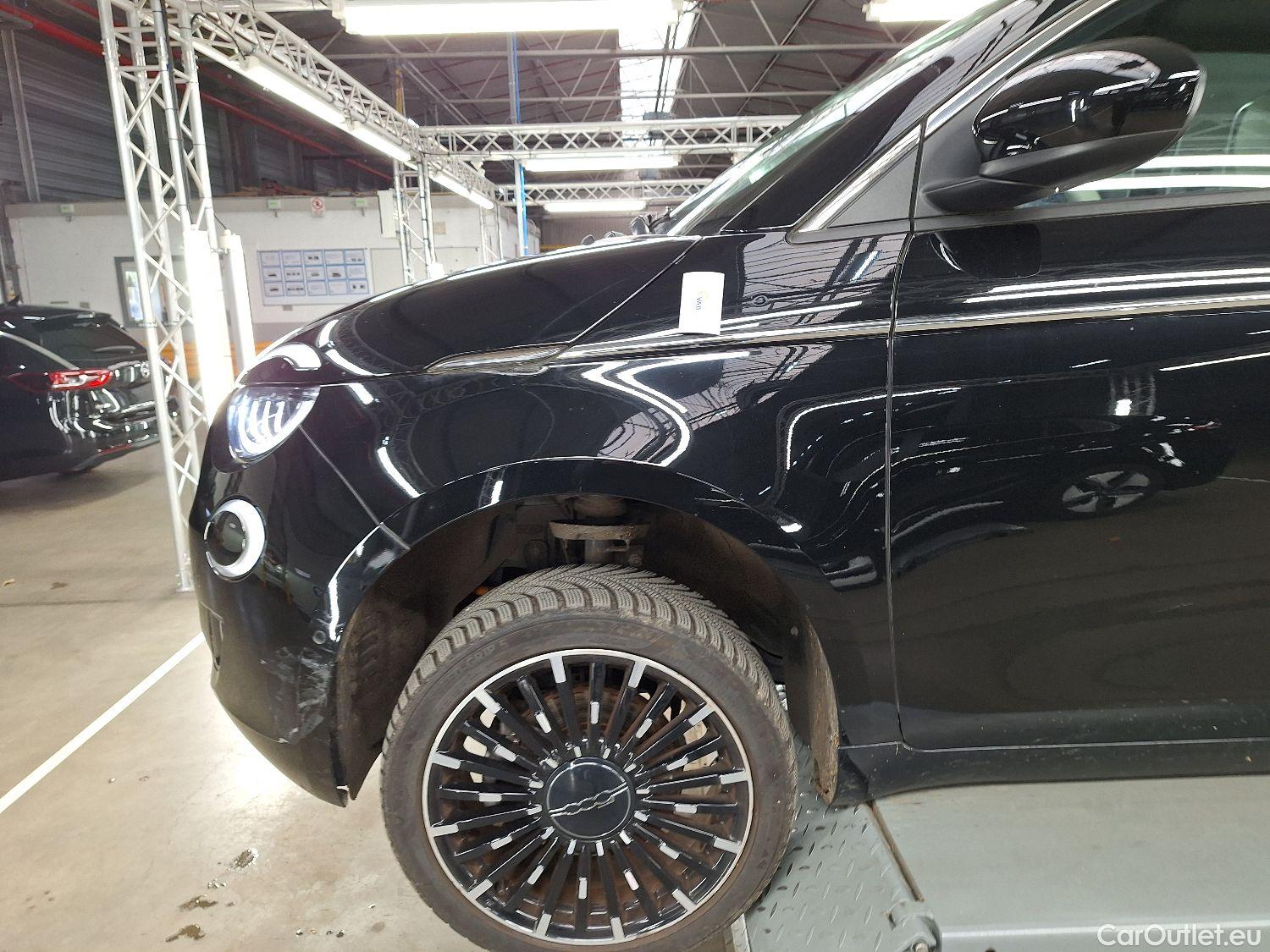  Fiat  500 Fiat, C '15 BEV, Fiat C e 42 kWh La Prima 2d #39