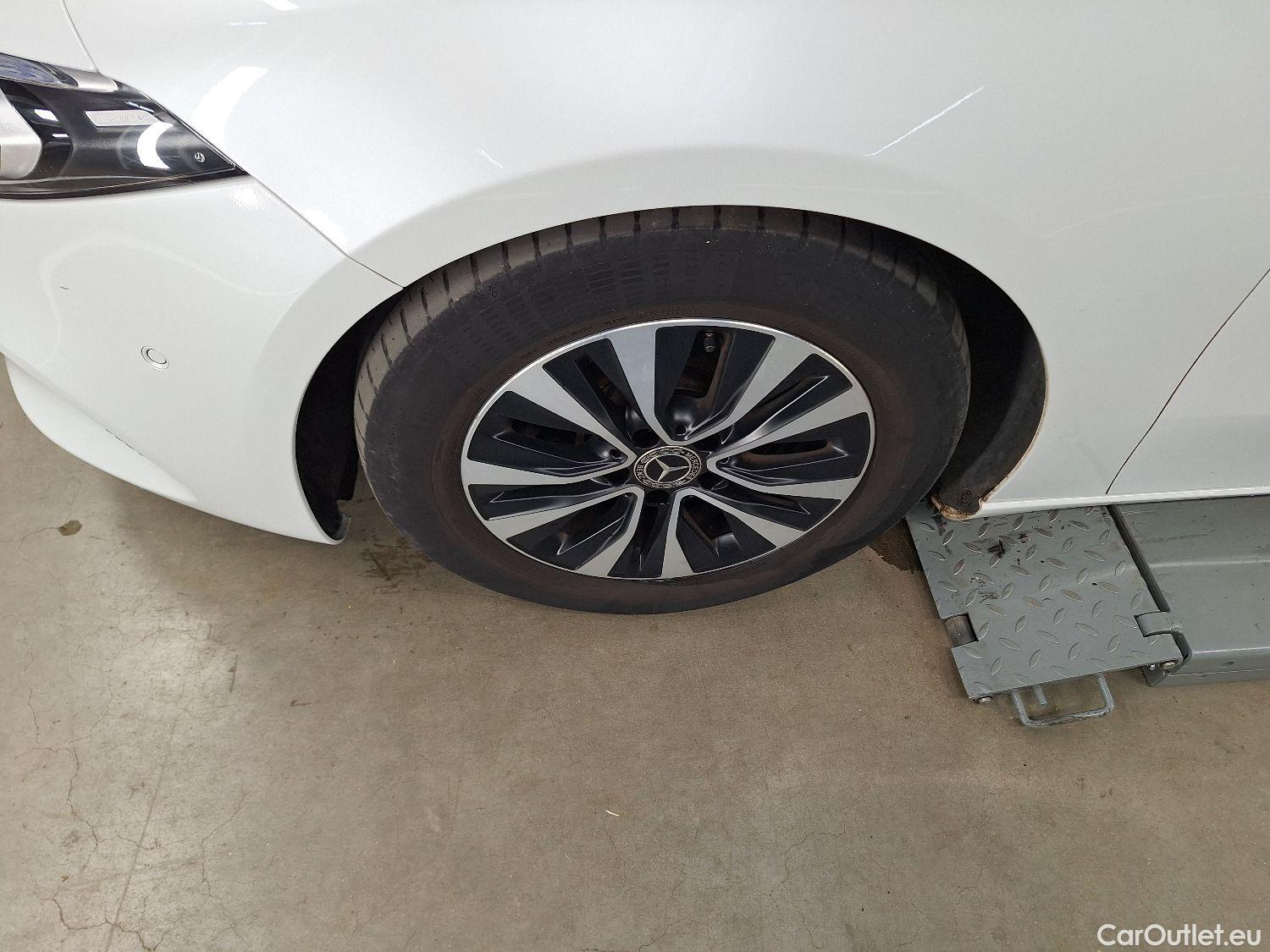  Mercedes  A-Klasse Mercedes, A-Class Berline '18, Mercedes-Benz  Limousine A 180 d DCT Busin #53