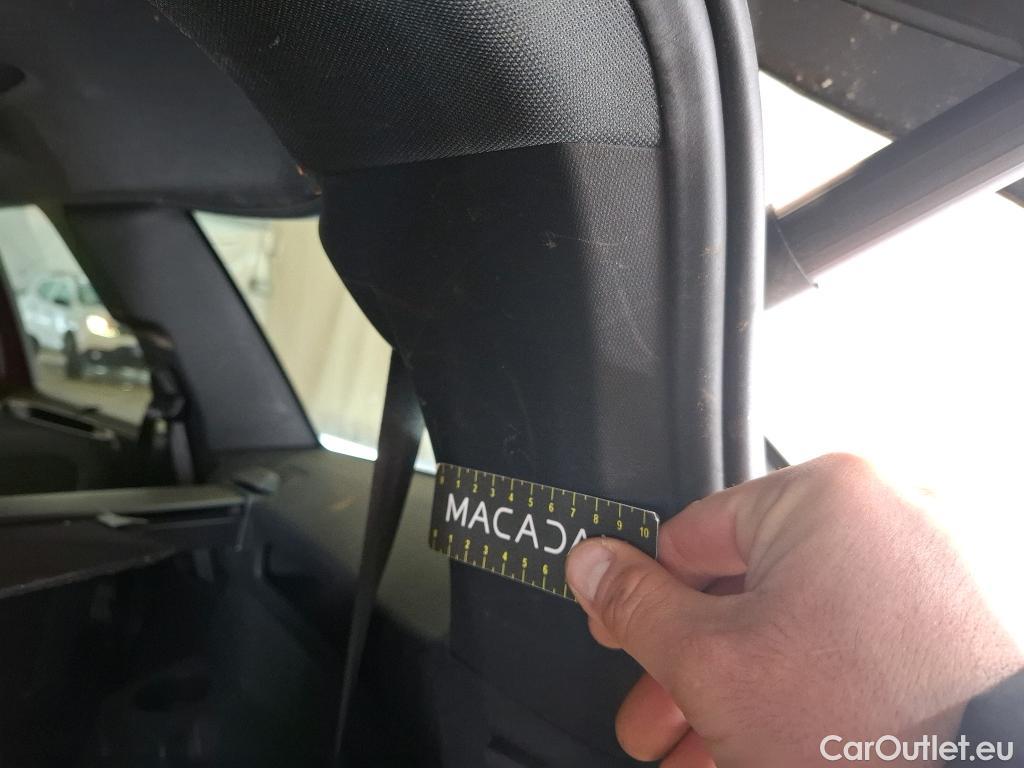  Peugeot  5008  GT Line 1.5 HDi 130CV BVA8 7 Sieges E6dT #32