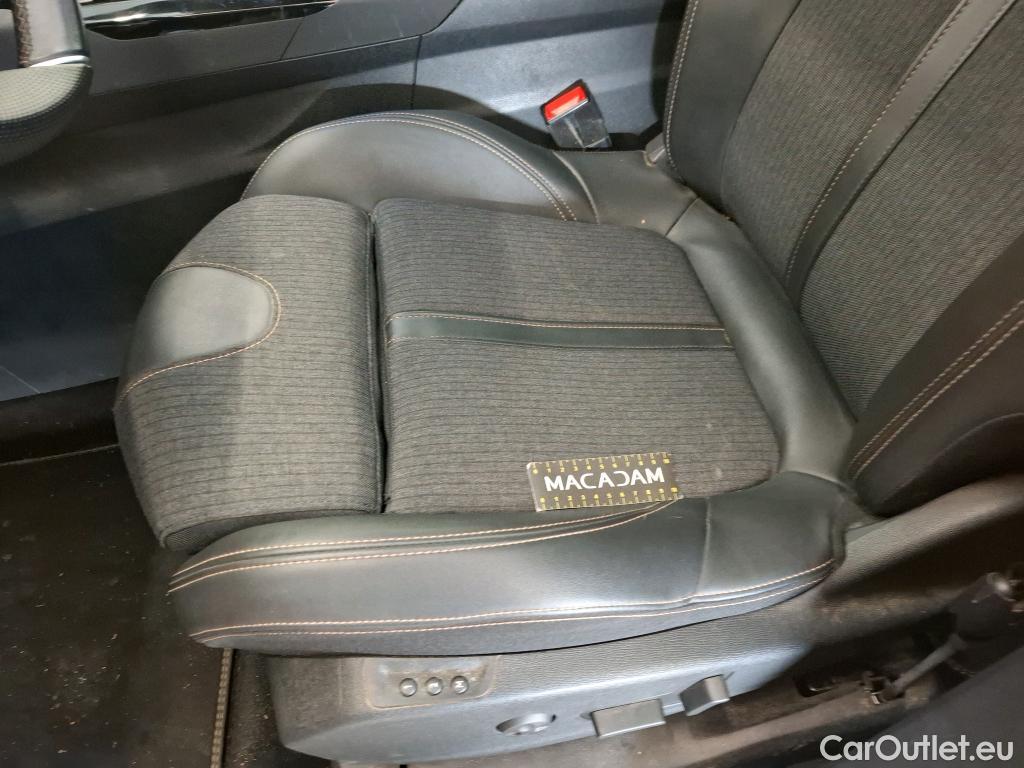  Peugeot  5008  GT Line 1.5 HDi 130CV BVA8 7 Sieges E6dT #15