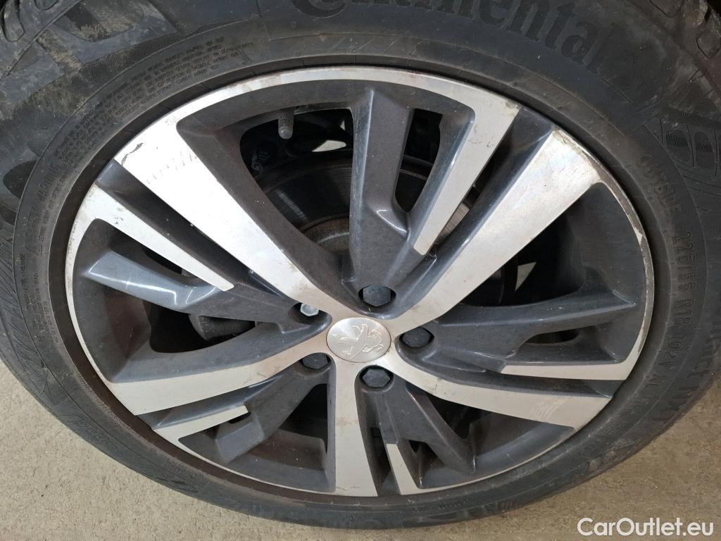  Peugeot  5008  GT Line 1.5 HDi 130CV BVA8 7 Sieges E6dT #18