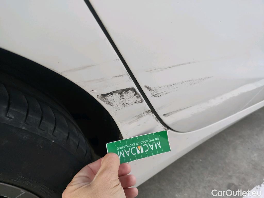  Bmw  Serie 1 BMW  / 2019 / 5P / berlina con portón 116d #9