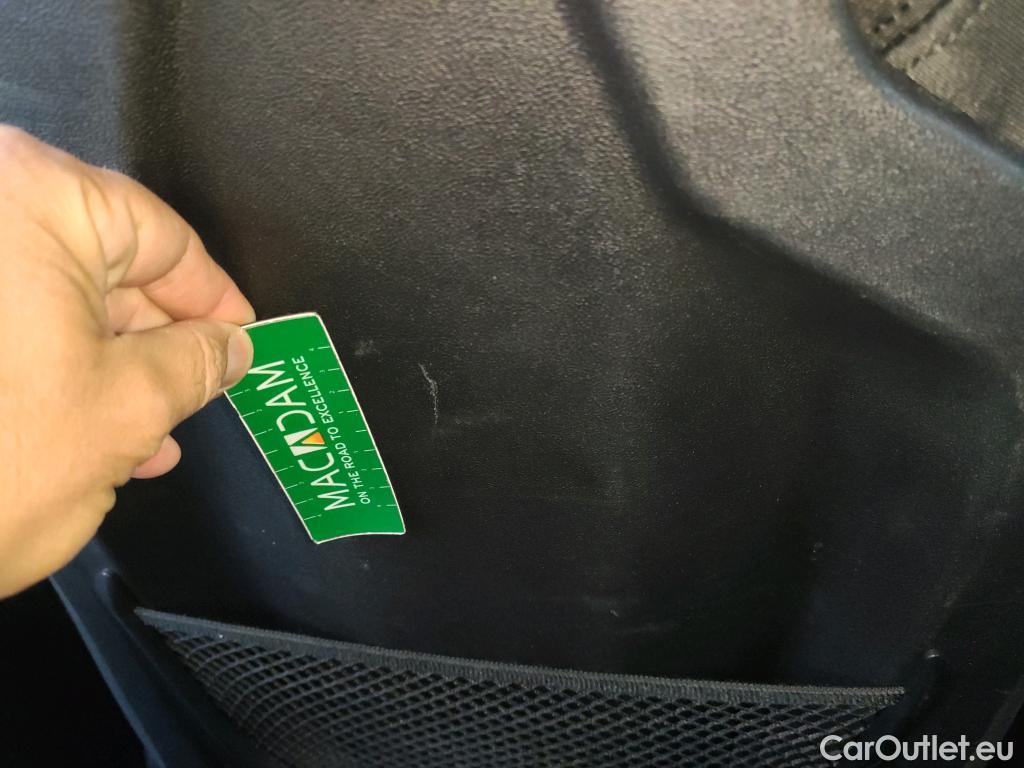  Bmw  Serie 1 BMW  / 2019 / 5P / berlina con portón 116d #23