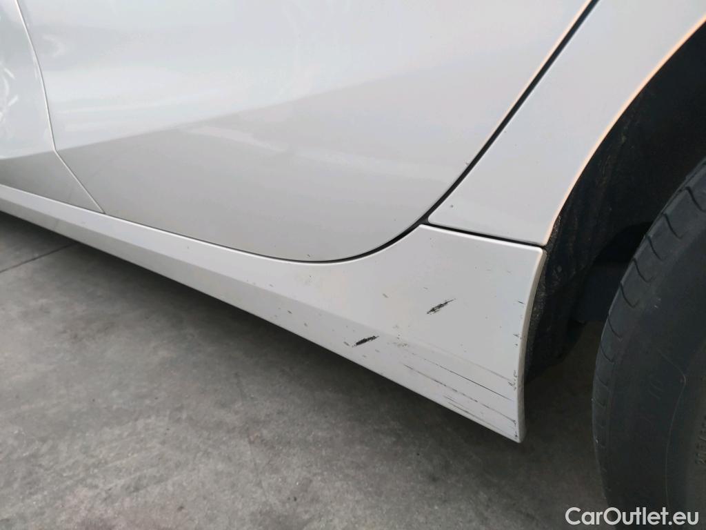  Bmw  Serie 1 BMW  / 2019 / 5P / berlina con portón 116d #18