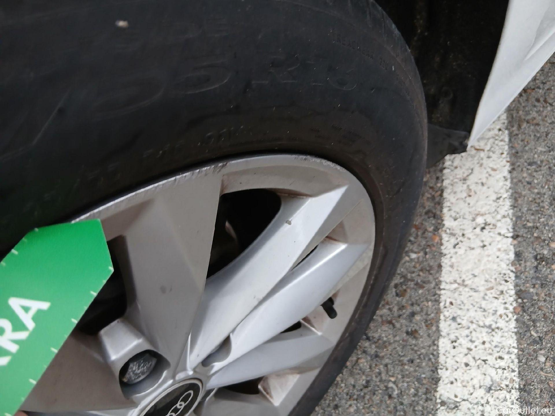  Audi  A3 AUDI  / 2020 / 5P / berlina con portón Sportback 30 TFSI 81kW (110CV) S tronic #7