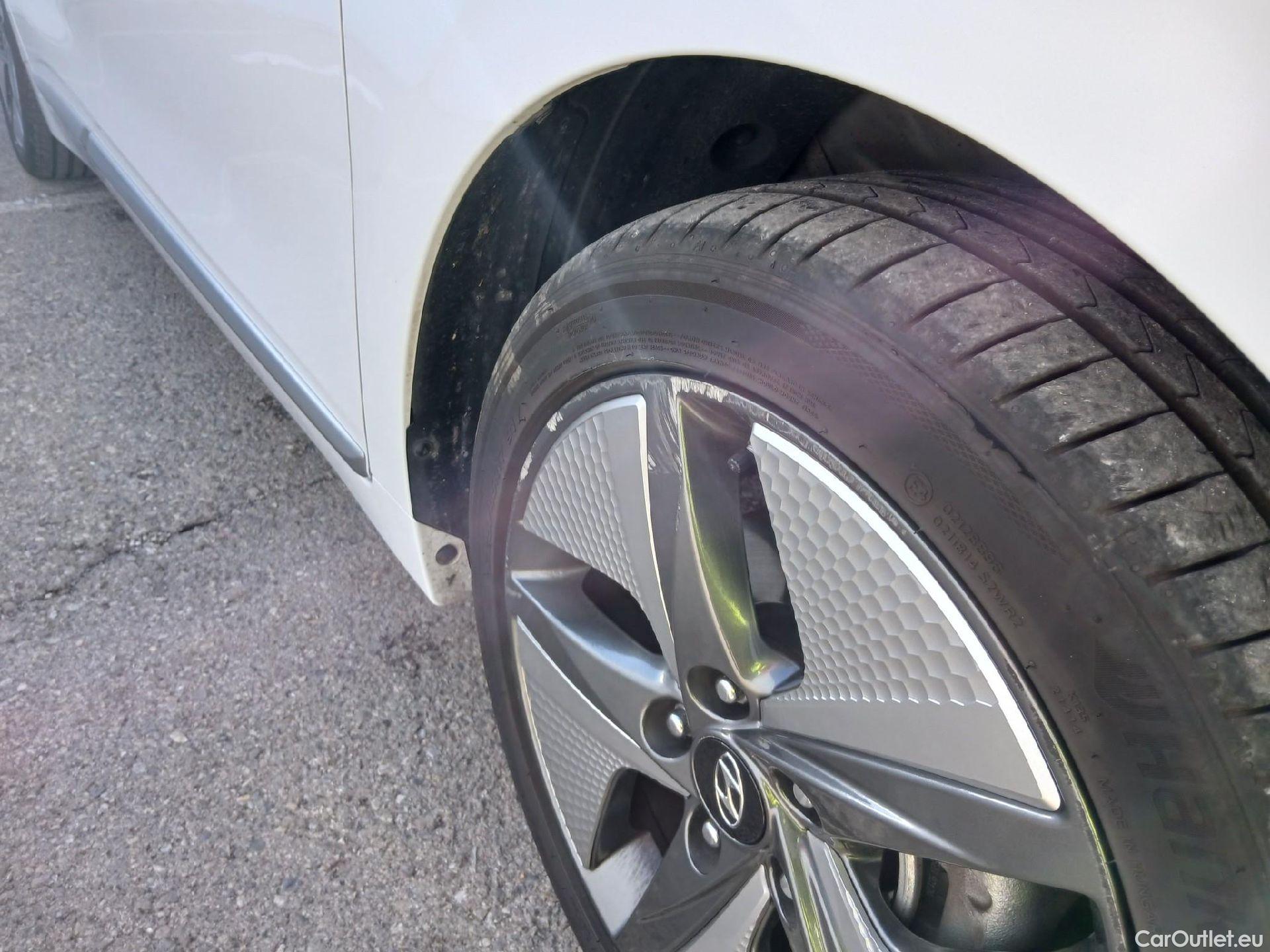  Hyundai   Ioniq HYUNDAI / 2019 / 5P / berlina con portón 1.6 GDI HEV Style DT #22