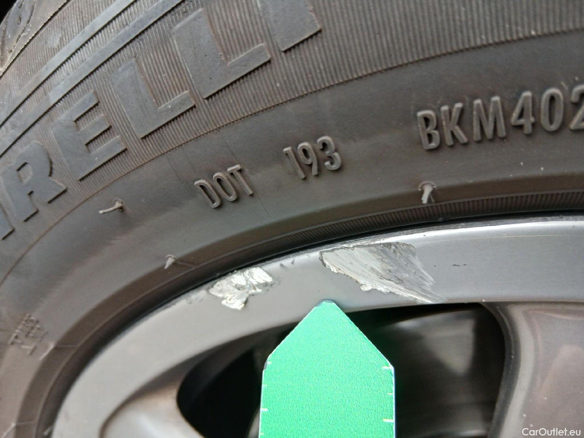  Bmw  Serie 1 BMW  / 2019 / 5P / berlina con portón 118i #33