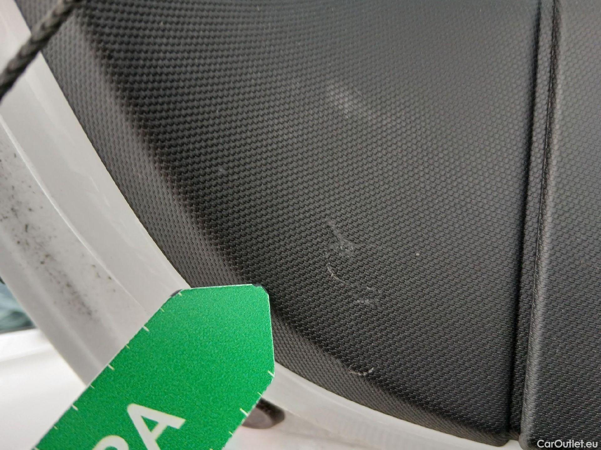  Bmw  Serie 1 BMW  / 2019 / 5P / berlina con portón 118i #19