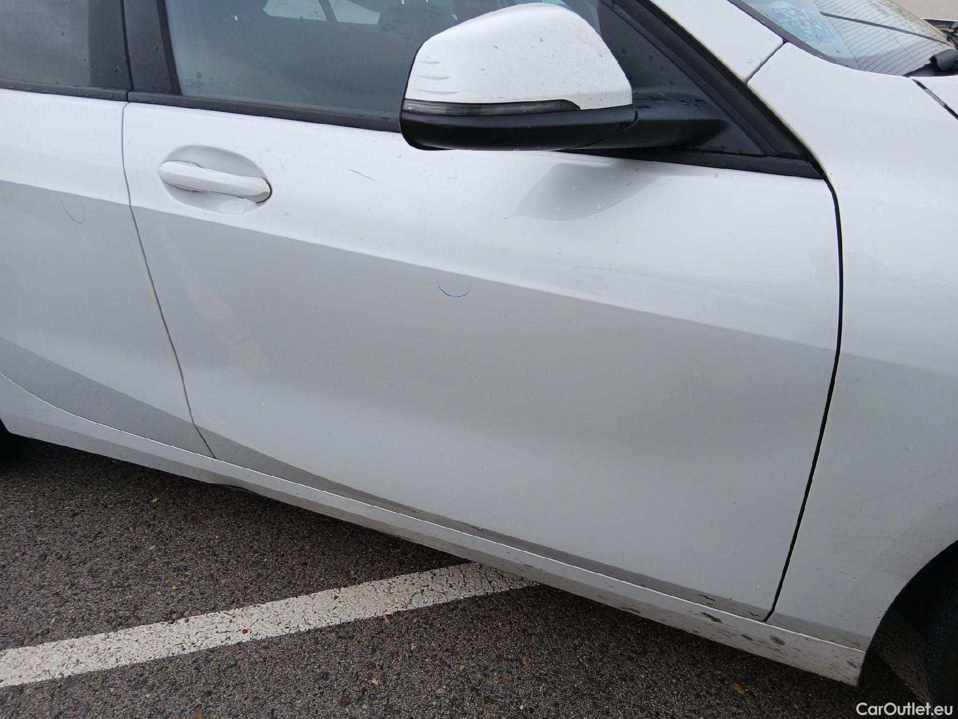  Bmw  Serie 1 BMW  / 2019 / 5P / berlina con portón 118i #31