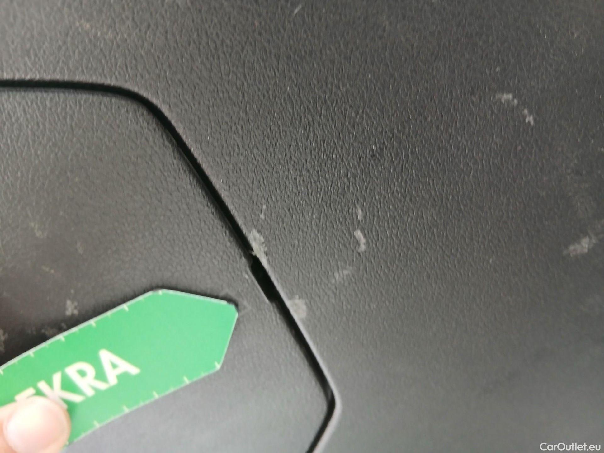  Bmw  Serie 1 BMW  / 2019 / 5P / berlina con portón 118i #22