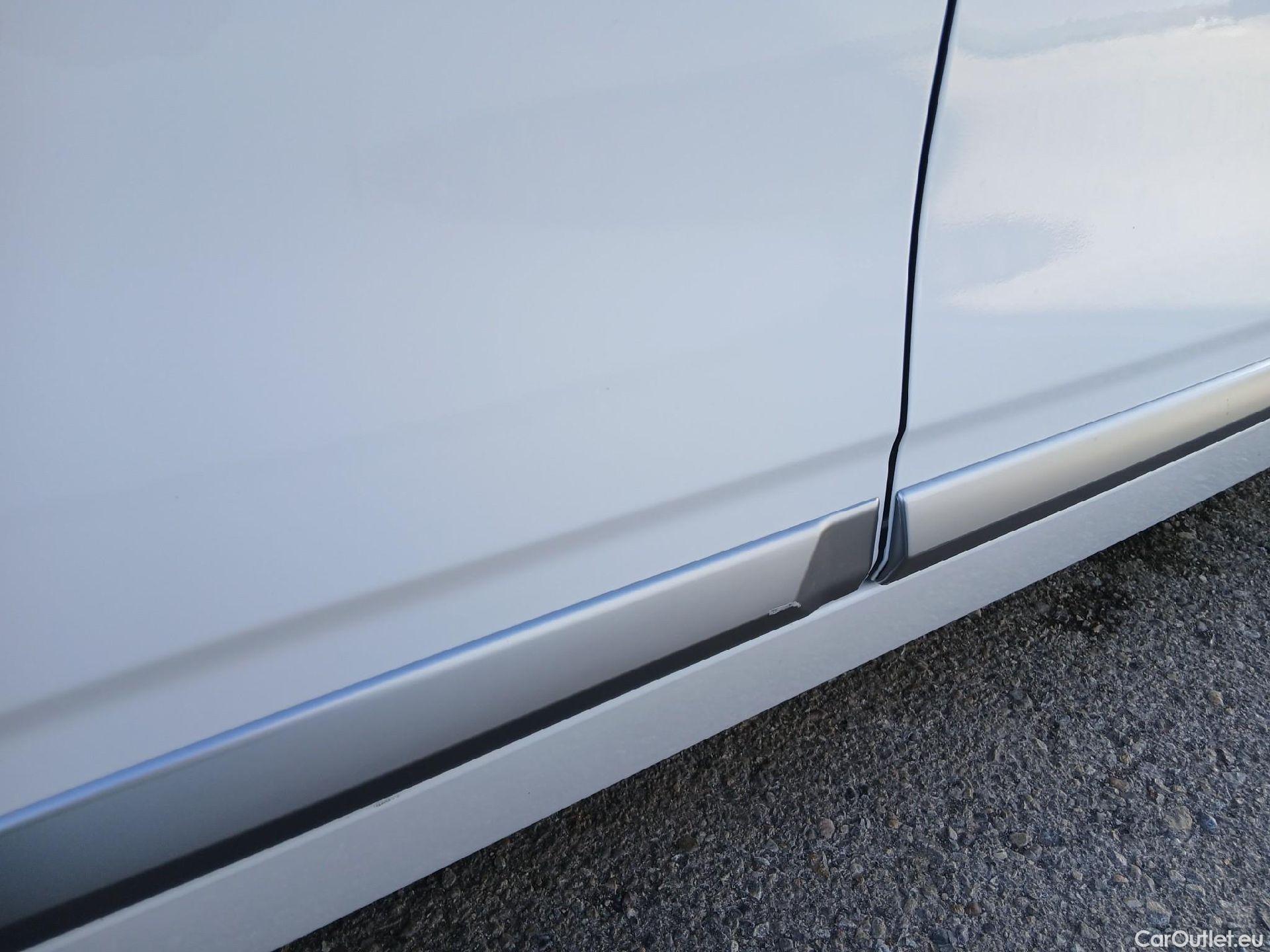  Hyundai   Ioniq HYUNDAI / 2019 / 5P / berlina con portón 1.6 GDI HEV Style DT #19